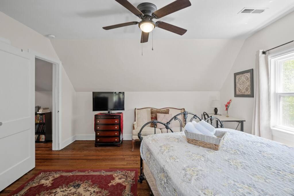 Private House + Yard Central Location To All Rva 里士满 外观 照片