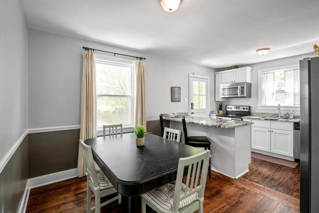 Private House + Yard Central Location To All Rva 里士满 外观 照片